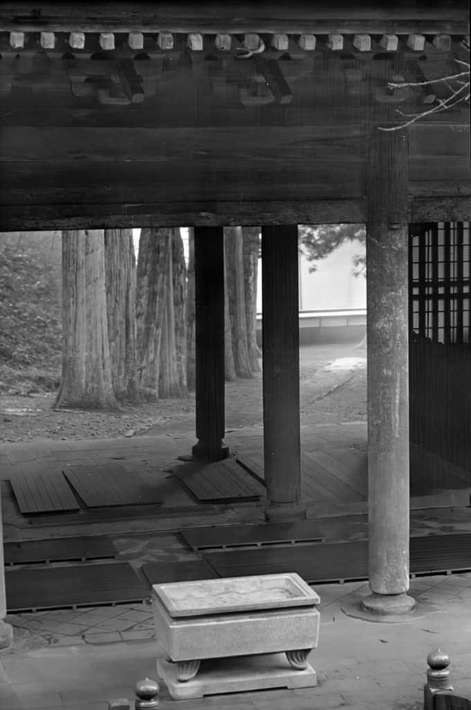 「永平寺山門」 渡辺義雄 | アサヒカメラ年鑑 1956年より