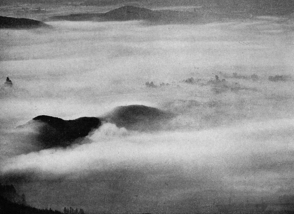 「雲海」 中山登 | アルス写真年鑑 1950より
