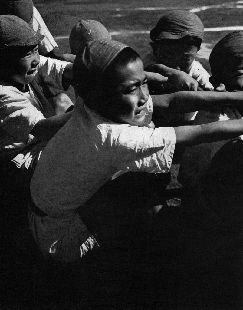 Tug of War by Hideo Watanabe (1949) | from ARS Camera Annual 1950