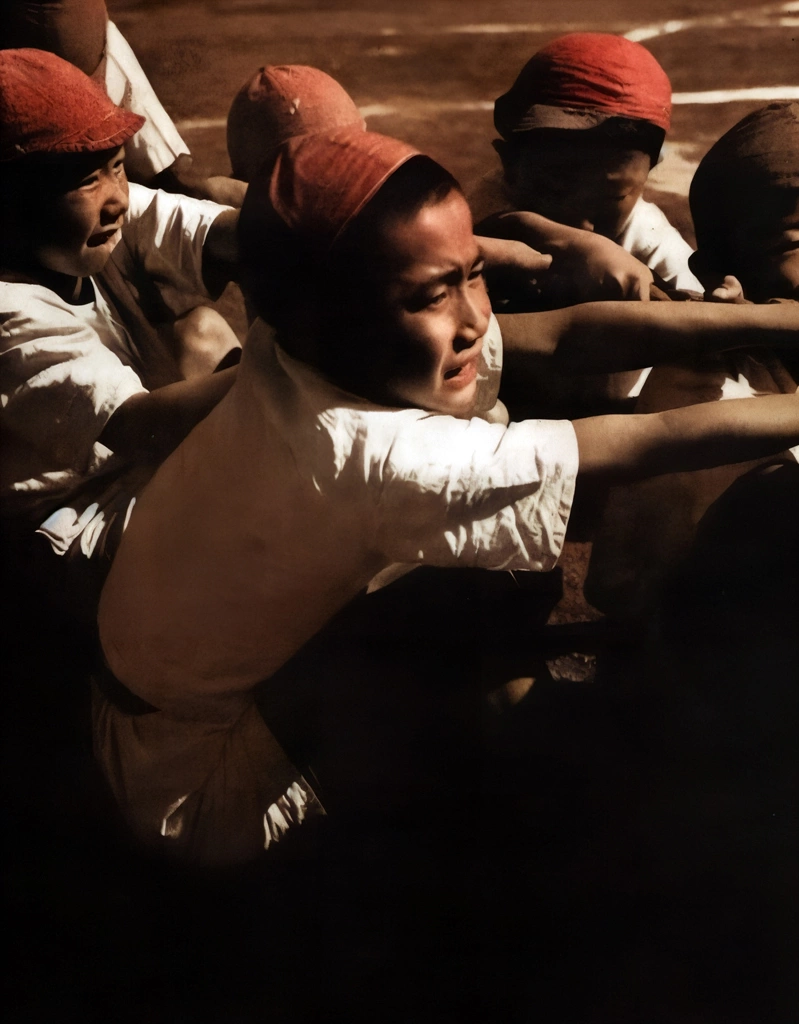 Tug of War by Hideo Watanabe (1949) | AI Colorization