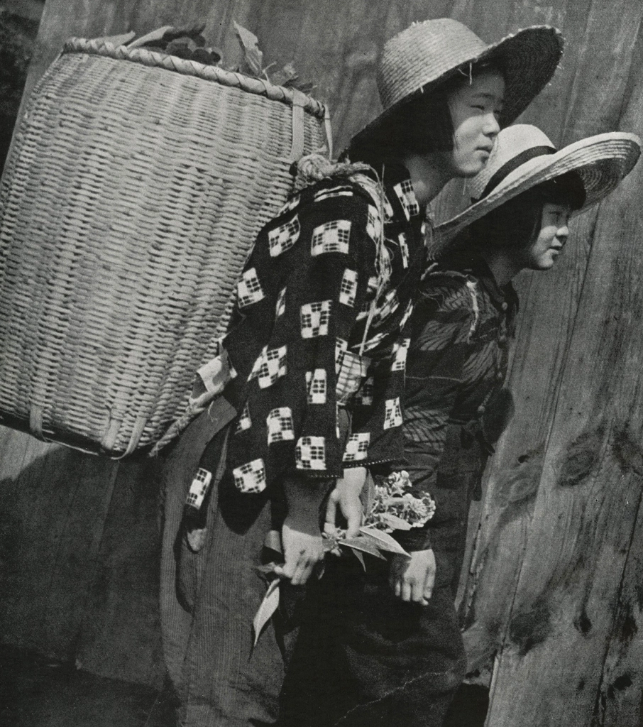「信州の娘」 佐藤敦久 | アルス写真年鑑 1950より