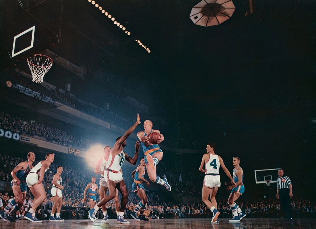 「無題（バスケットボールの試合）」 ハイ・ペスキン | AI ノイズ除去