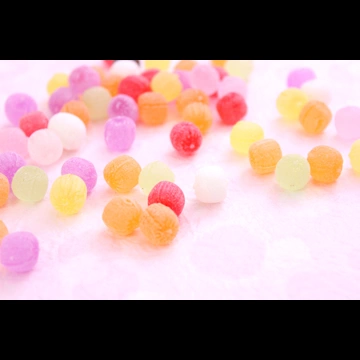 3種類のフルーツドロップキャンディの写真