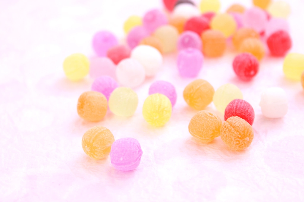 3種類のフルーツドロップキャンディの写真 | 2