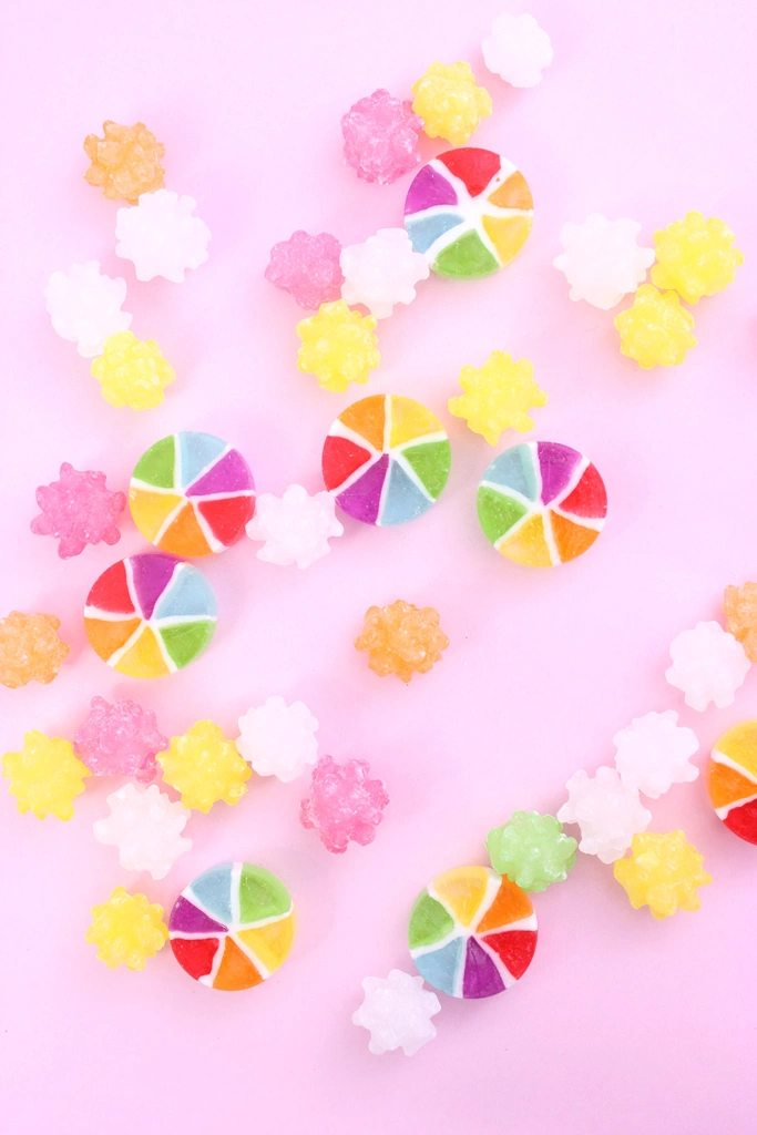 3種類の金平糖と風車飴の写真 | 2