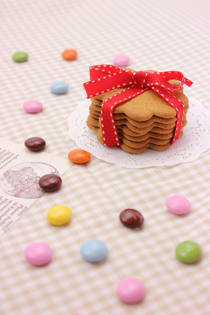 2種類のマーブルチョコレートとクッキーの写真 | 2