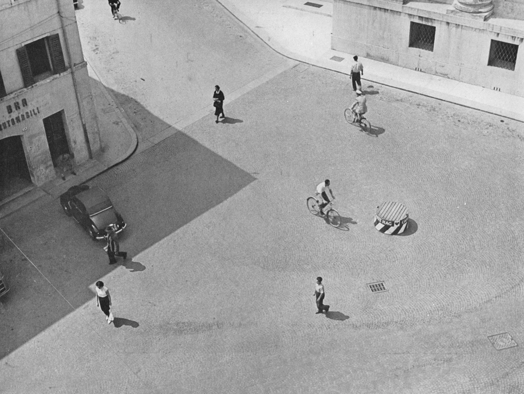 「まひる」 H・ヨーゼフ&nbsp;-&nbsp;アサヒカメラ 1955年4月号より