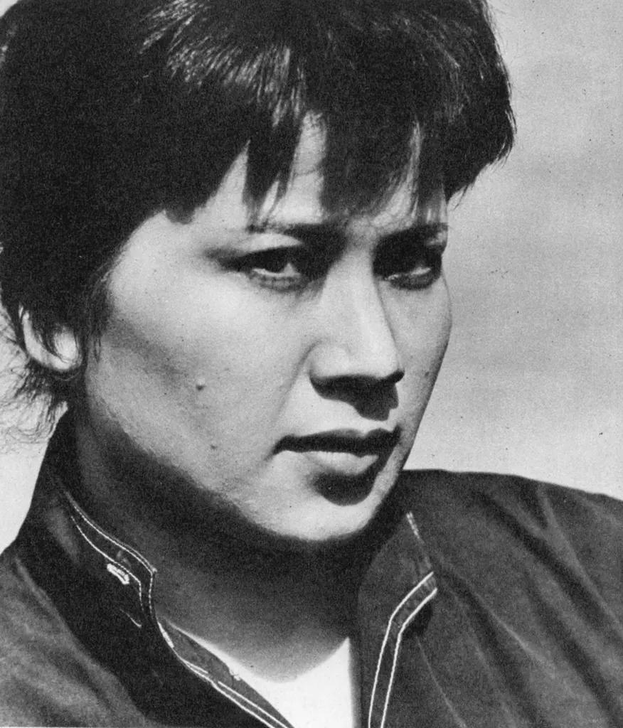 「ポートレート」 関端一成 （1956年）&nbsp;-&nbsp;アサヒカメラ 1956年7月号より