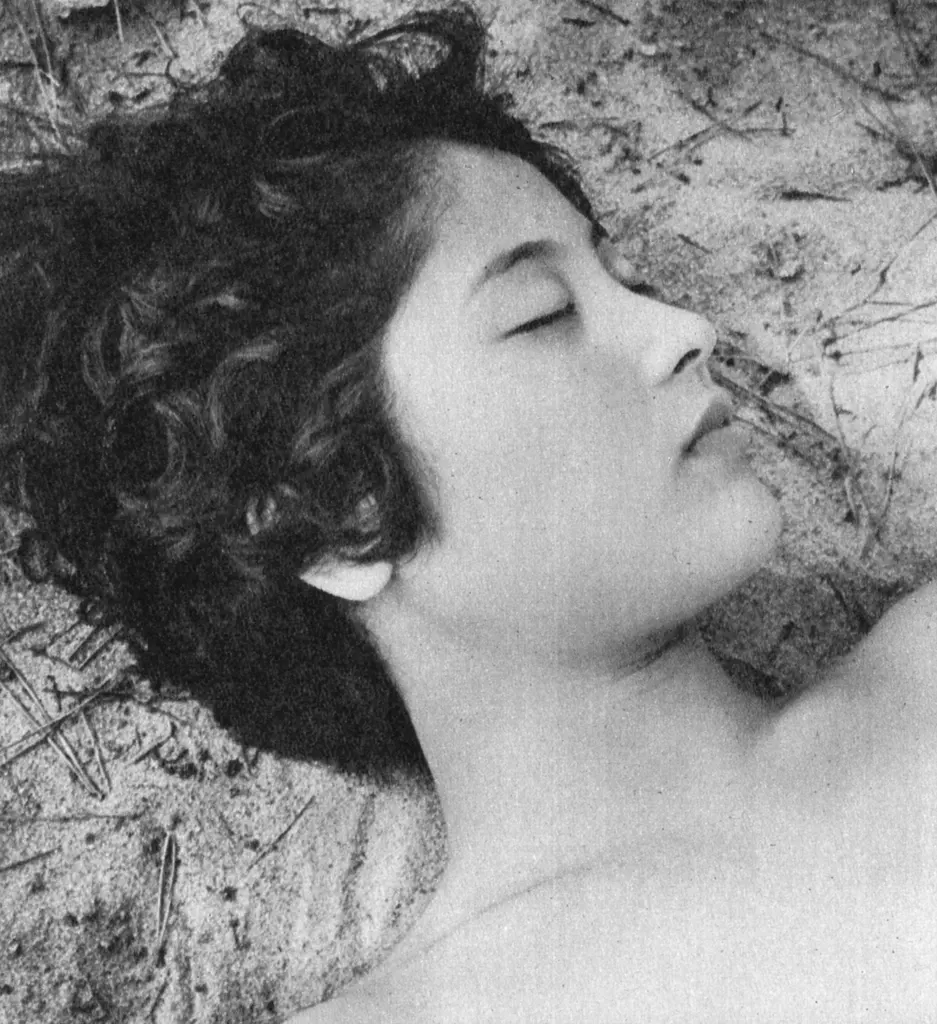 「スリープ」 高木康隆&nbsp;-&nbsp;アサヒカメラ 1956年7月号より