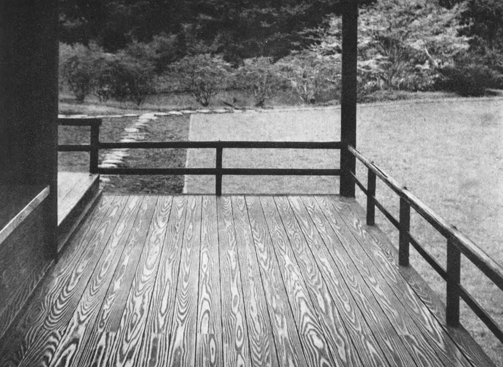 「桂離宮 楽器の間御椽」 渡辺義雄&nbsp;-&nbsp;アサヒカメラ 1951年5月号より