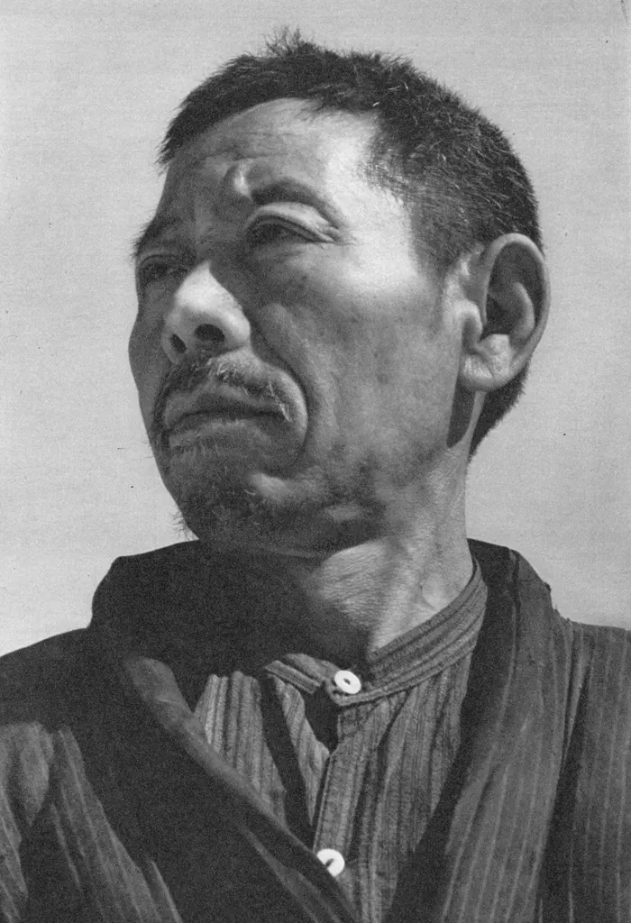 「農民の顔 （新潟県中頸城郡谷浜村にて） #1」 濱谷浩&nbsp;-&nbsp;アサヒカメラ 1951年5月号より