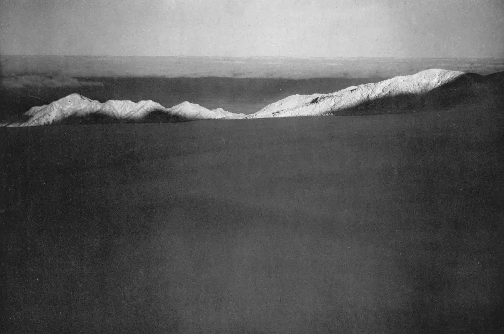 「明け行く弥陀ヶ原」 中野峻陽&nbsp;-&nbsp;アサヒカメラ 1938年2月号より
